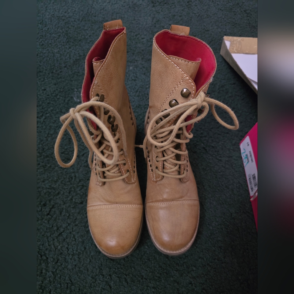 Tan Lace-Up Women's Boots